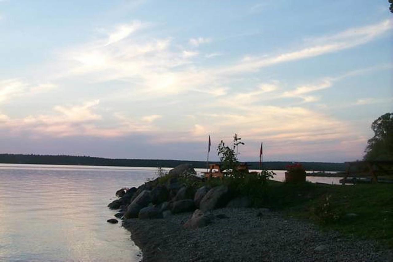 WEE POINT RESORT MANITOWANING - CHOOSE YOUR ACCOMMODATION IN ...
